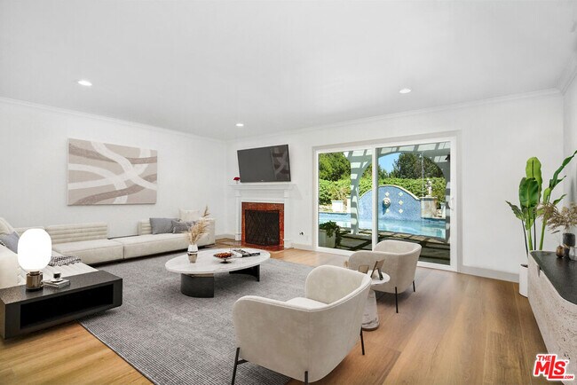Building Photo - 5020 Dantes View Dr