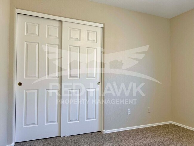 Building Photo - 2280 E Hazeltine Way