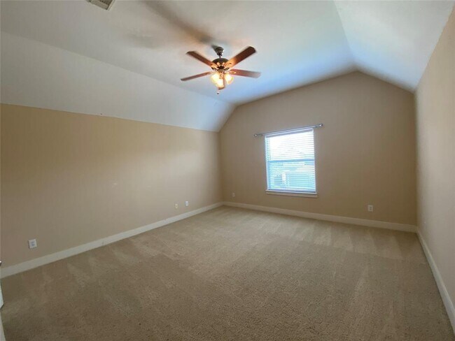 Building Photo - 2833 Seaside Drive Private