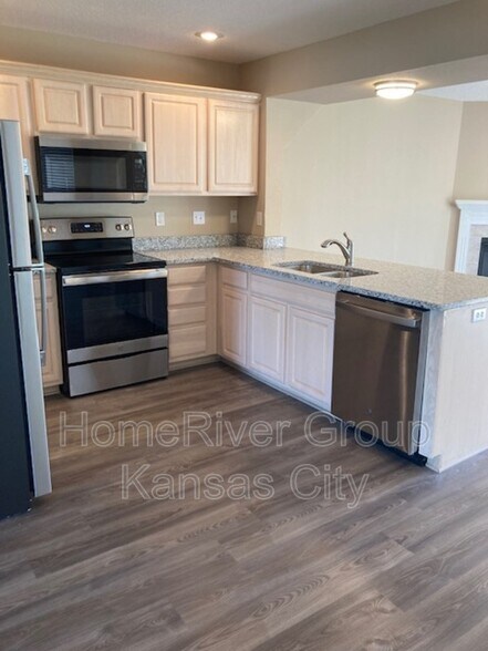 Building Photo - 4554 NE 83rd St