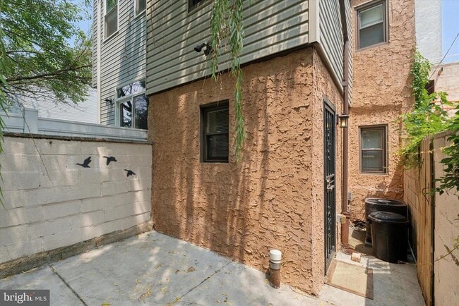 Building Photo - 2036 E Boston St