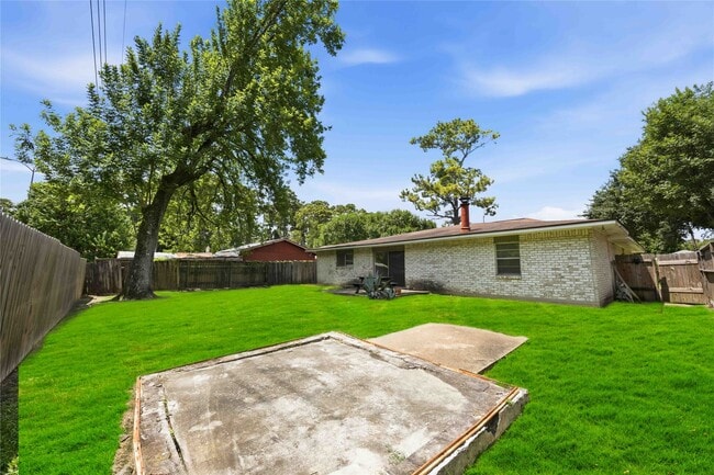 Building Photo - 11006 Thackery Ln