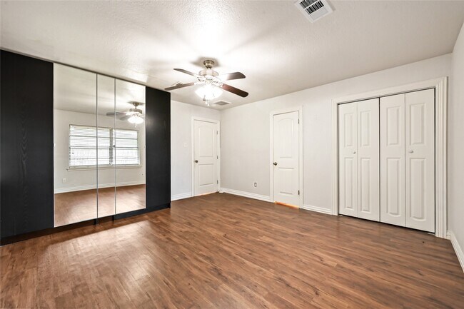 Building Photo - 1503 Leneva Ln