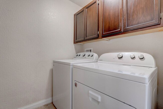 Building Photo - 2205 Riderwood Ave