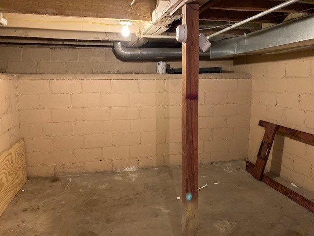 Building Photo - 2407 D Ave