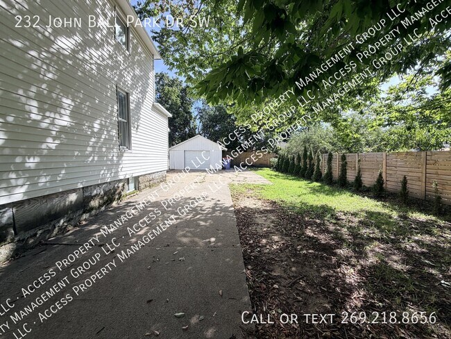 Building Photo - 232 John Ball Park Dr SW