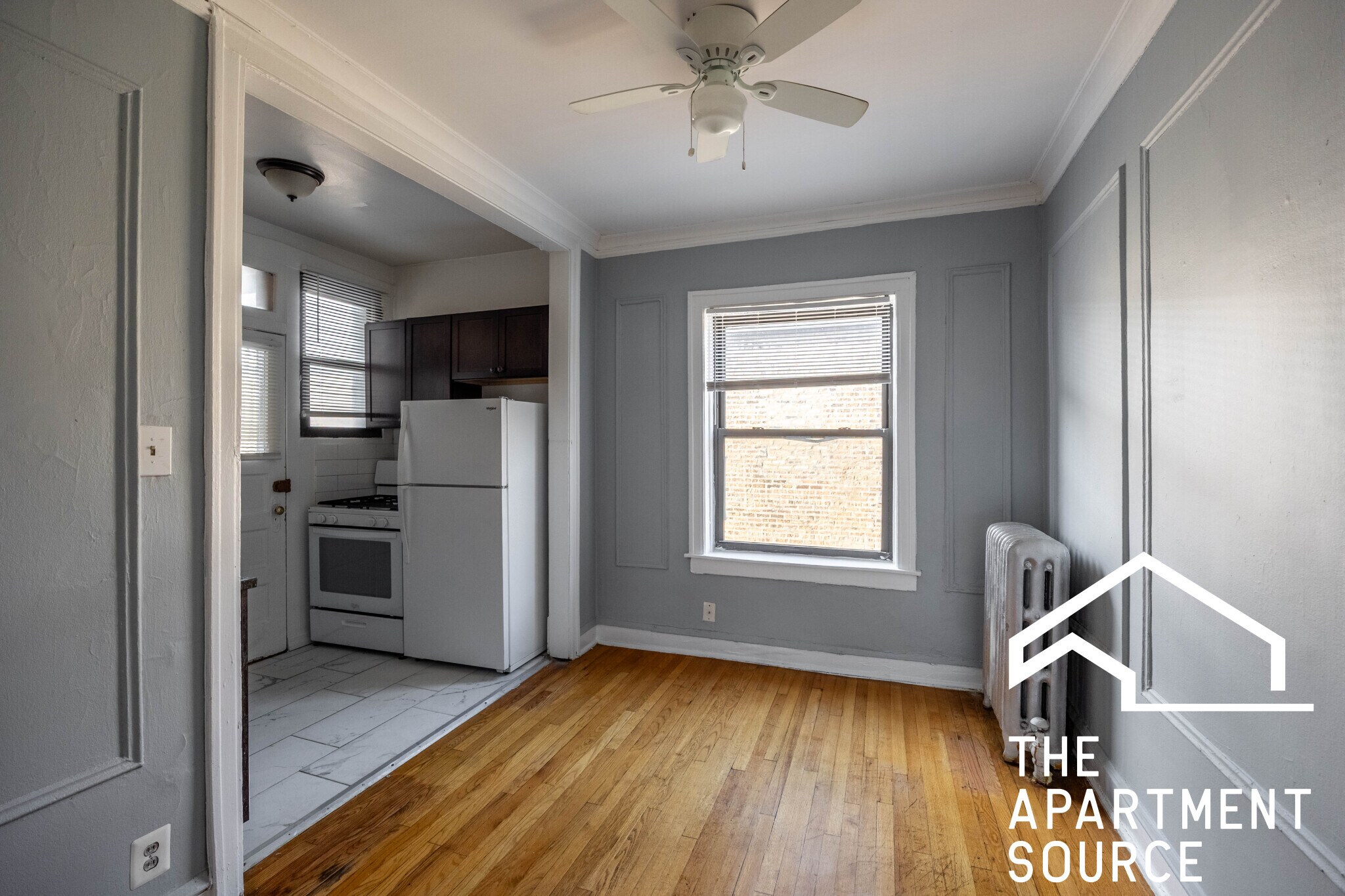 Building Photo - 1319 W Estes Ave