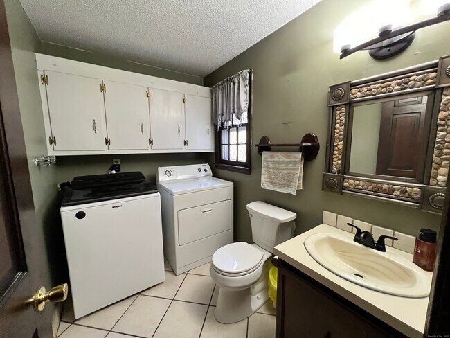 Building Photo - 12 Hilltop Dr