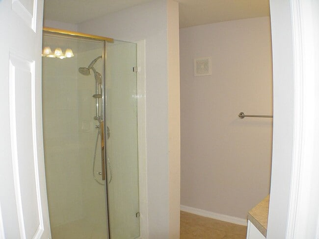 Building Photo - A small, gated community close to UNF, St....