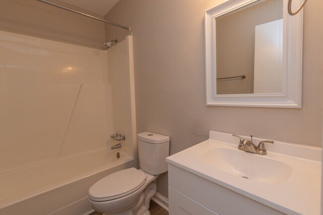 Building Photo - $950 - Updated 2 Bed/1 Bath Duplex With Stainless Steel Appliances!