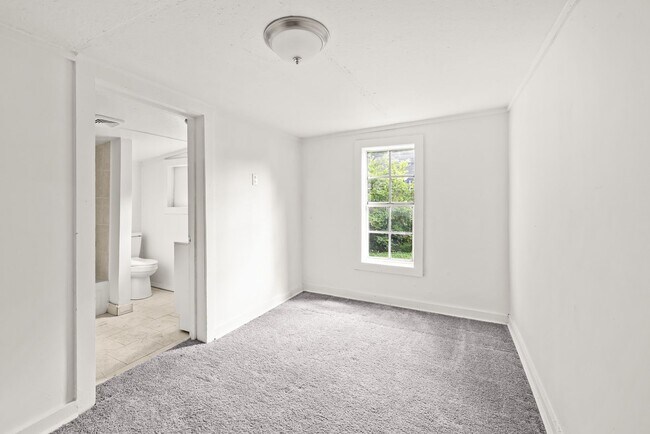 Building Photo - Charming 2 Bedroom, 2 Bathroom house