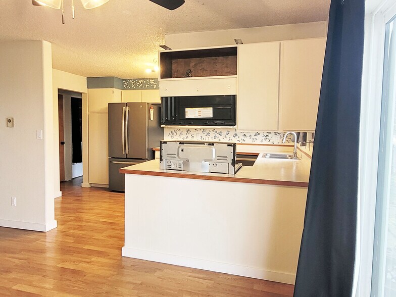 View of kitchen from dining room - 649 N Hayes St