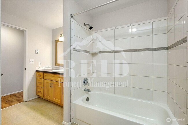 Building Photo - Wedge4410(1-4)