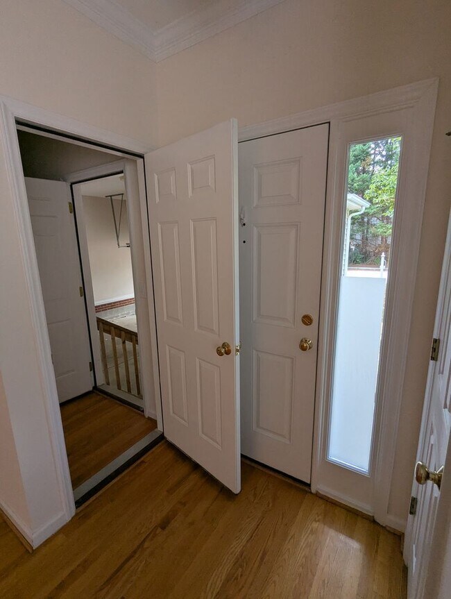 Building Photo - Spacious 4-Bedroom, 3-Bath Home in Parkside!