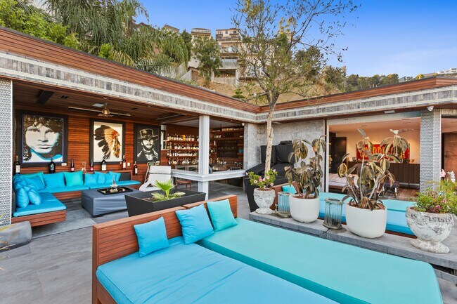 Building Photo - 8356 Sunset View Dr