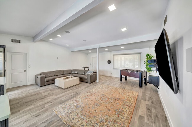 Building Photo - 22374 Algunas Rd