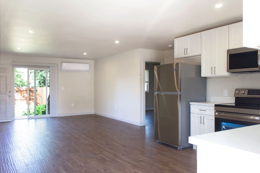 Building Photo - 88 Bayview Ave