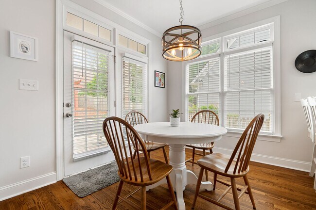 Building Photo - Gorgeous brick ranch with bonus room!!! Application Pending
