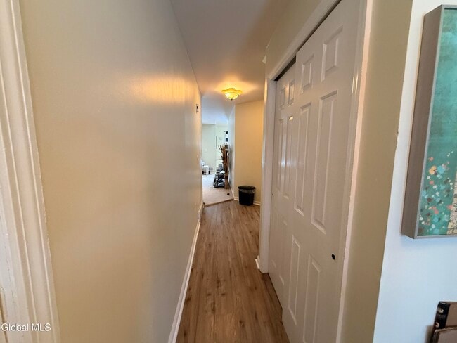 Building Photo - 120 Donna Lynn Dr