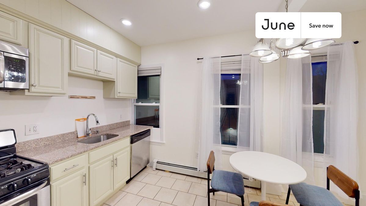 Building Photo - 21 Rossmore St