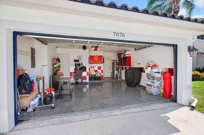 Building Photo - 7076 Middlebury Dr