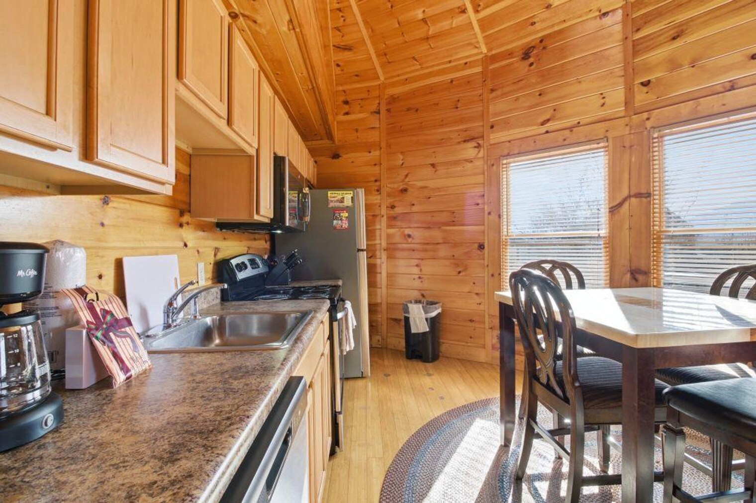 Building Photo - 1080 Towering Oaks Dr