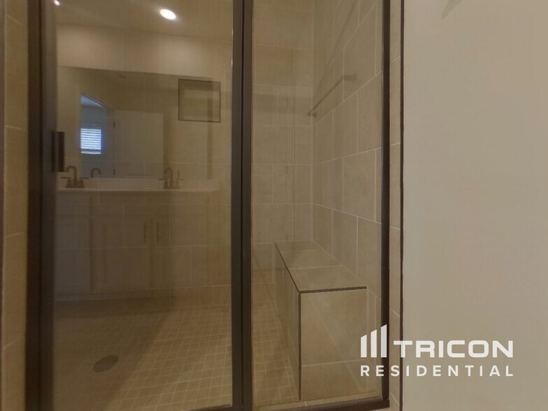 Building Photo - 412 Cantrell Dr