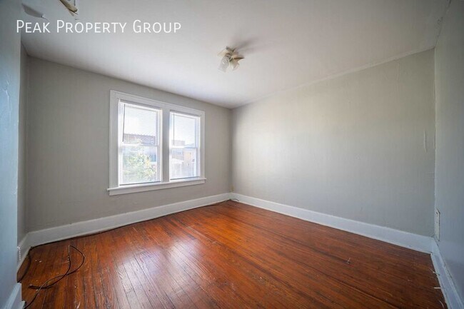 Building Photo - 1451 N 6th St