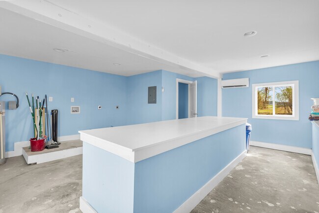 Building Photo - 801 NC-33