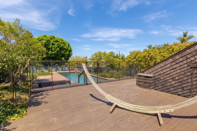 Building Photo - Iconic A-Frame Encinitas 4 Bed + Studio Sp...