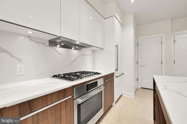 Building Photo - 1427 Rhode Island Ave NW