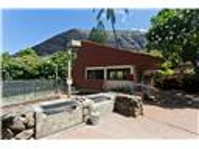 Building Photo - MAKAHA Valley Plantation 2bdrm, 1 bath 44C