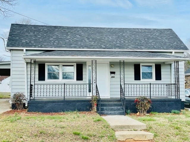 Primary Photo - 309 Goldfloss St