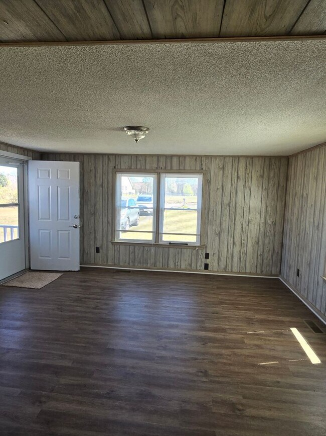 Building Photo - 709 Jim Blake Rd