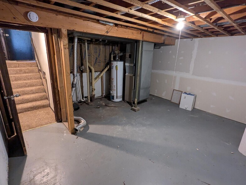 Building Photo - 645 Easton Pky