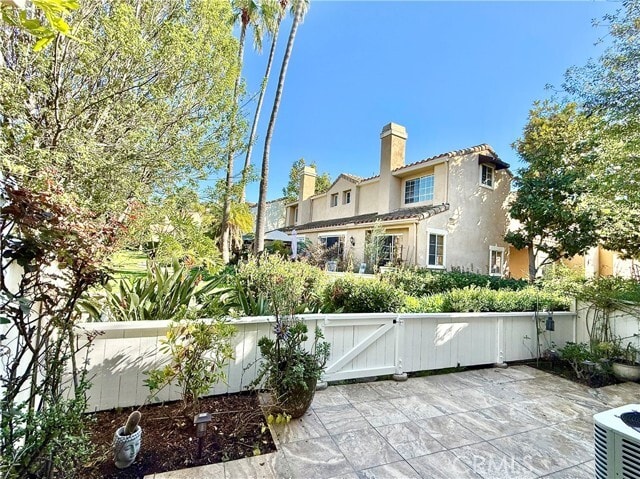 Building Photo - 196 Chandon