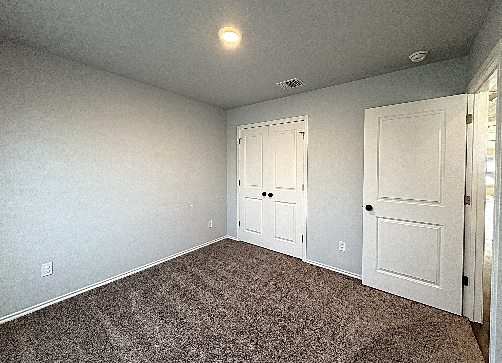 Building Photo - 1234 Lexington Dr