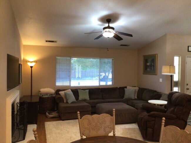 Building Photo - 1555 Morgan Dr