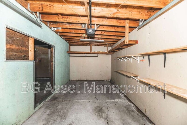 Building Photo - 1011 Manor Rd