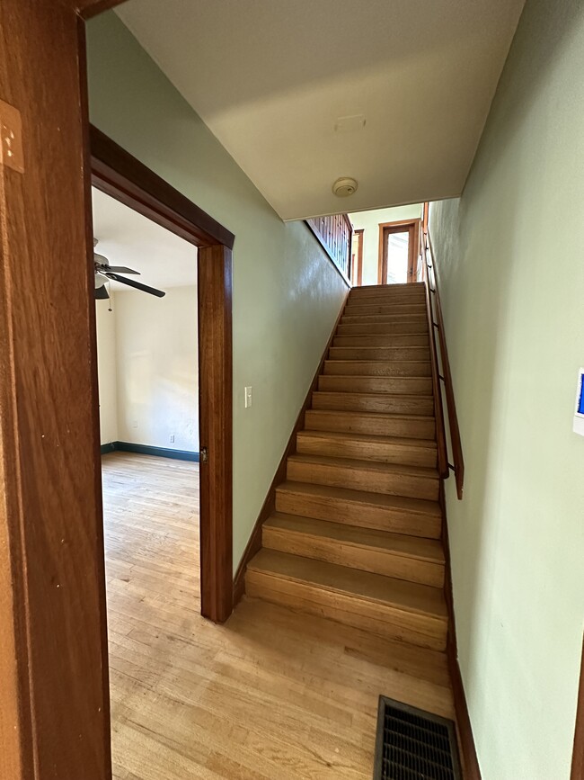 Staircase - 5007 Raymond Pl