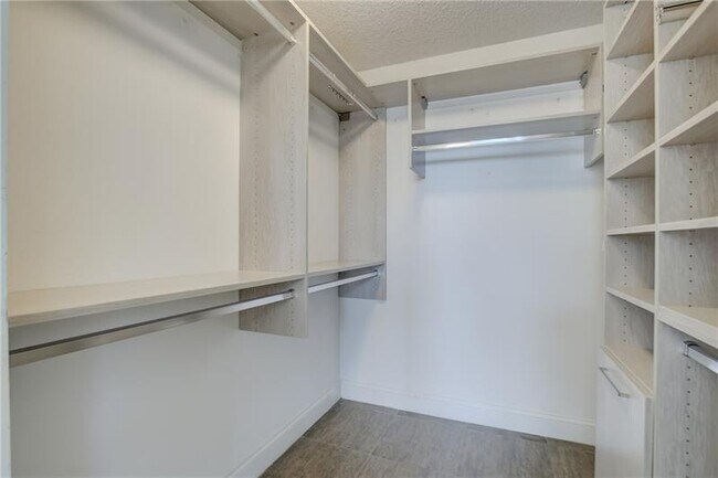 Building Photo - 2841 N Ocean Blvd