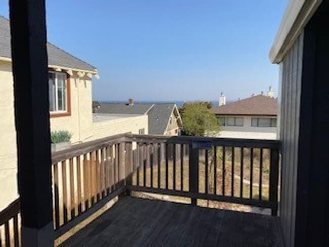 Building Photo - Monterey Duplex