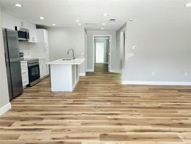 Building Photo - 25405 Colmar Ave