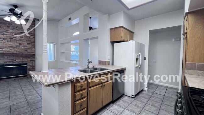 Building Photo - 15095 Laurelwood Pl