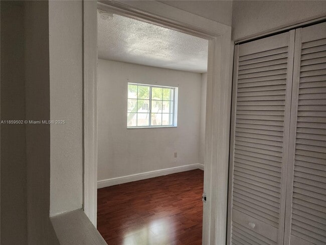 Building Photo - 8561 SW 109th Ave