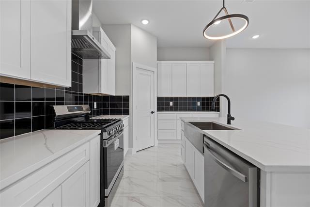 Building Photo - 4424 Fatima Dr