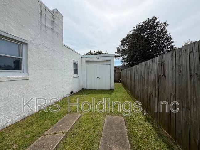 Building Photo - 28 Gillis Rd