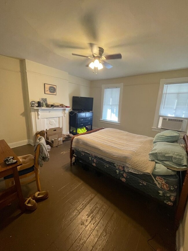 Building Photo - Large 3 bdrm/1 bath Home Within Walking Distance to VCU!