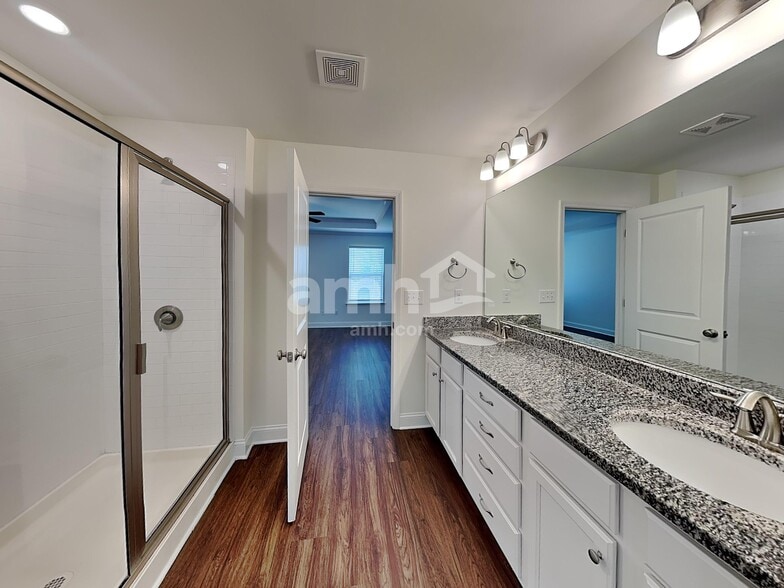 Building Photo - 12024 Brooksong Dr