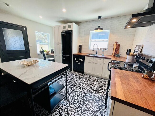 Building Photo - 1118 W Arch St